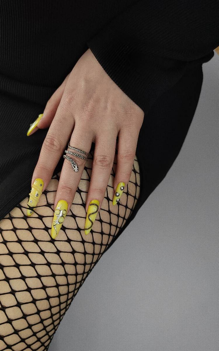 Маникюр в студии Nutkins Nails, Санкт-Петербург